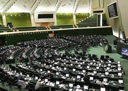 بانک‌های ناتراز منحل یا ادغام شوند