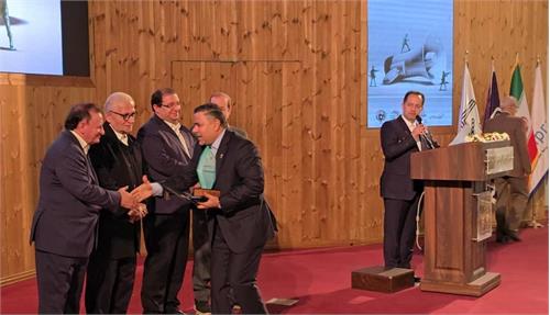 اعطا نشان ویژه روابط عمومی بحران به روابط عمومی شرکت فولاد خوزستان