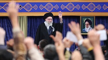 با معترض حرف می‌زنیم؛ اغتشاش‌گر را باید سر جایش نشاند